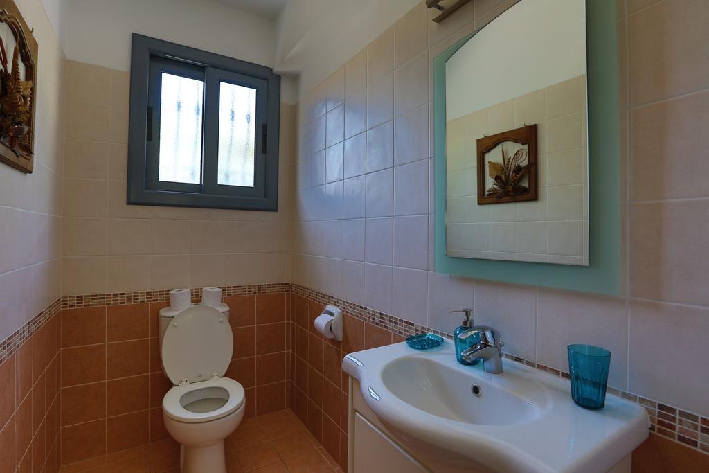 Villa Infinite Blu Paphos Bagian luar foto