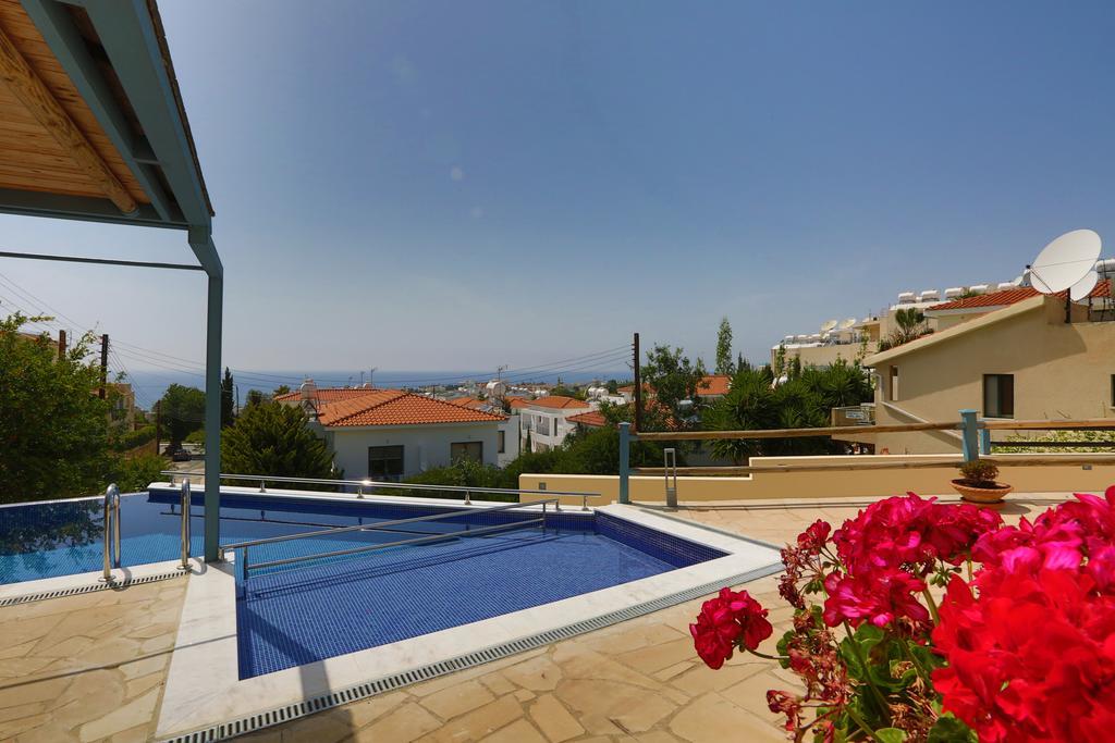 Villa Infinite Blu Paphos Bagian luar foto