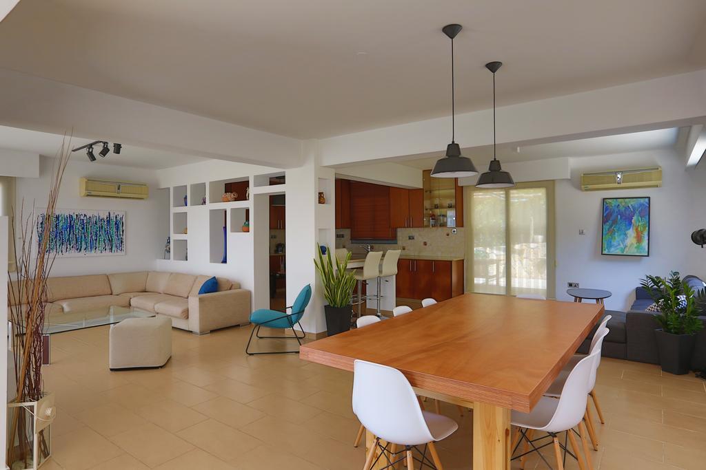 Villa Infinite Blu Paphos Bagian luar foto