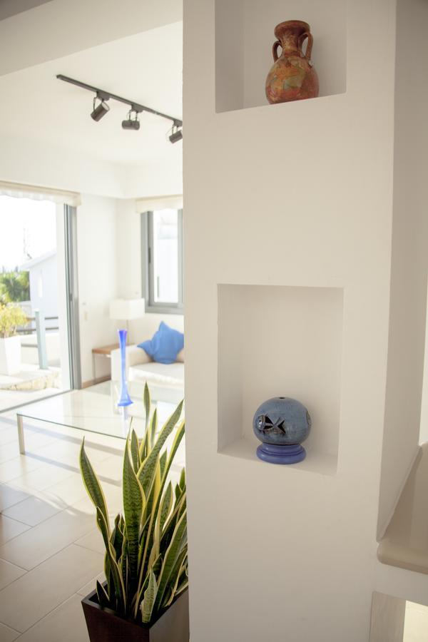 Villa Infinite Blu Paphos Bagian luar foto