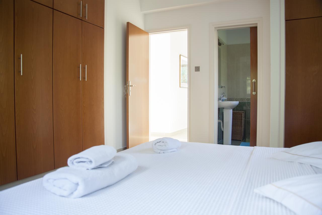 Villa Infinite Blu Paphos Bagian luar foto