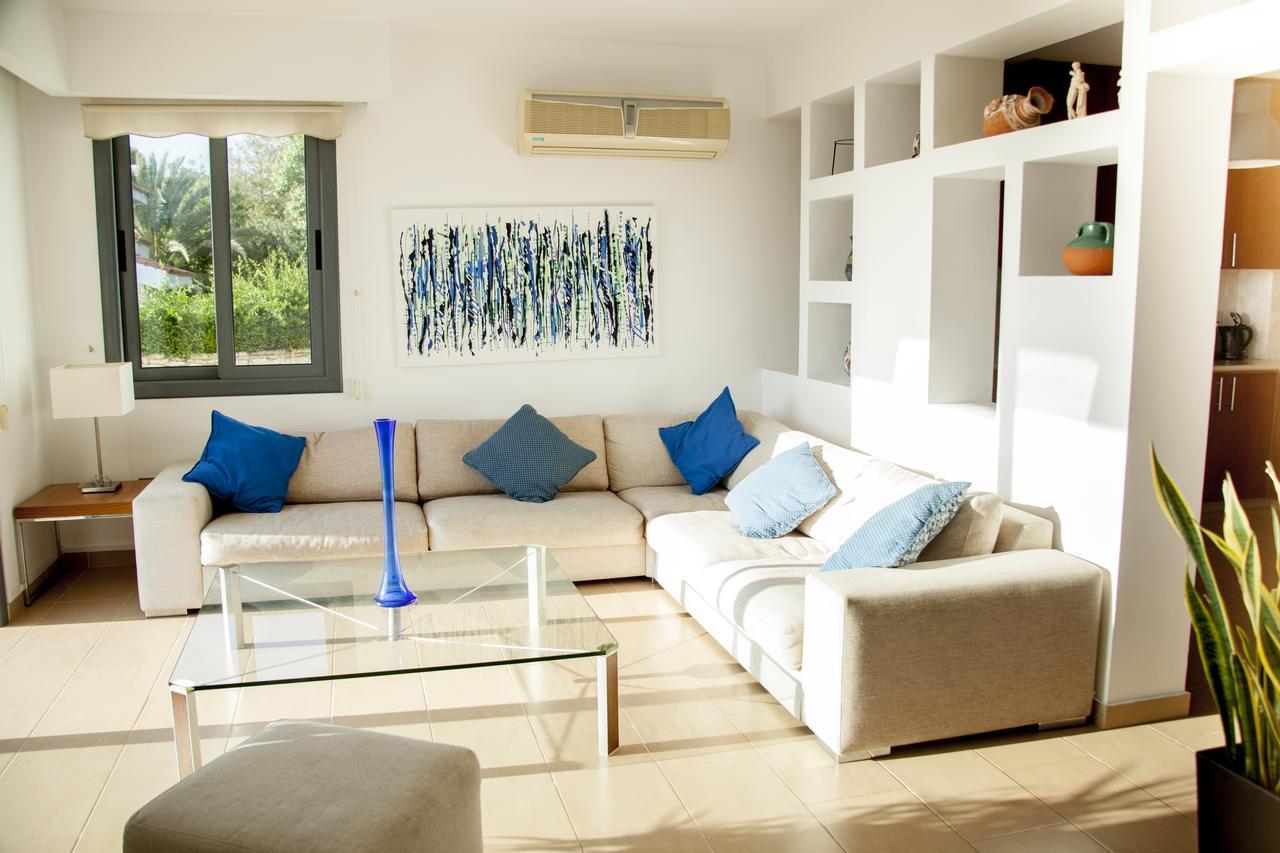 Villa Infinite Blu Paphos Bagian luar foto