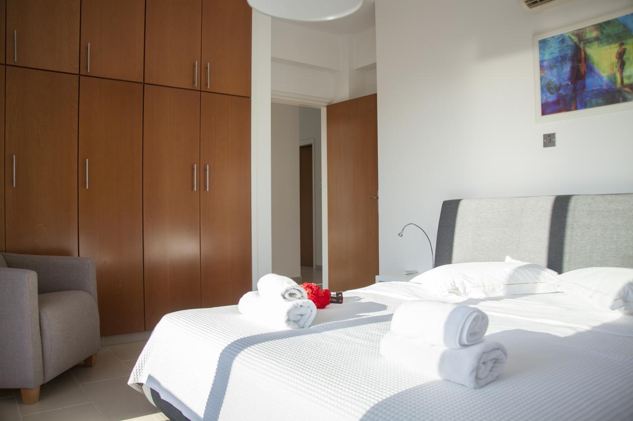 Villa Infinite Blu Paphos Bagian luar foto