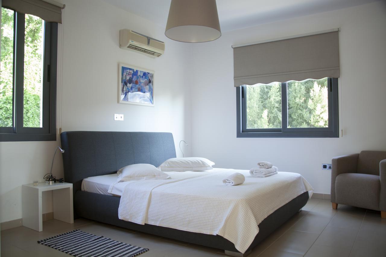 Villa Infinite Blu Paphos Bagian luar foto
