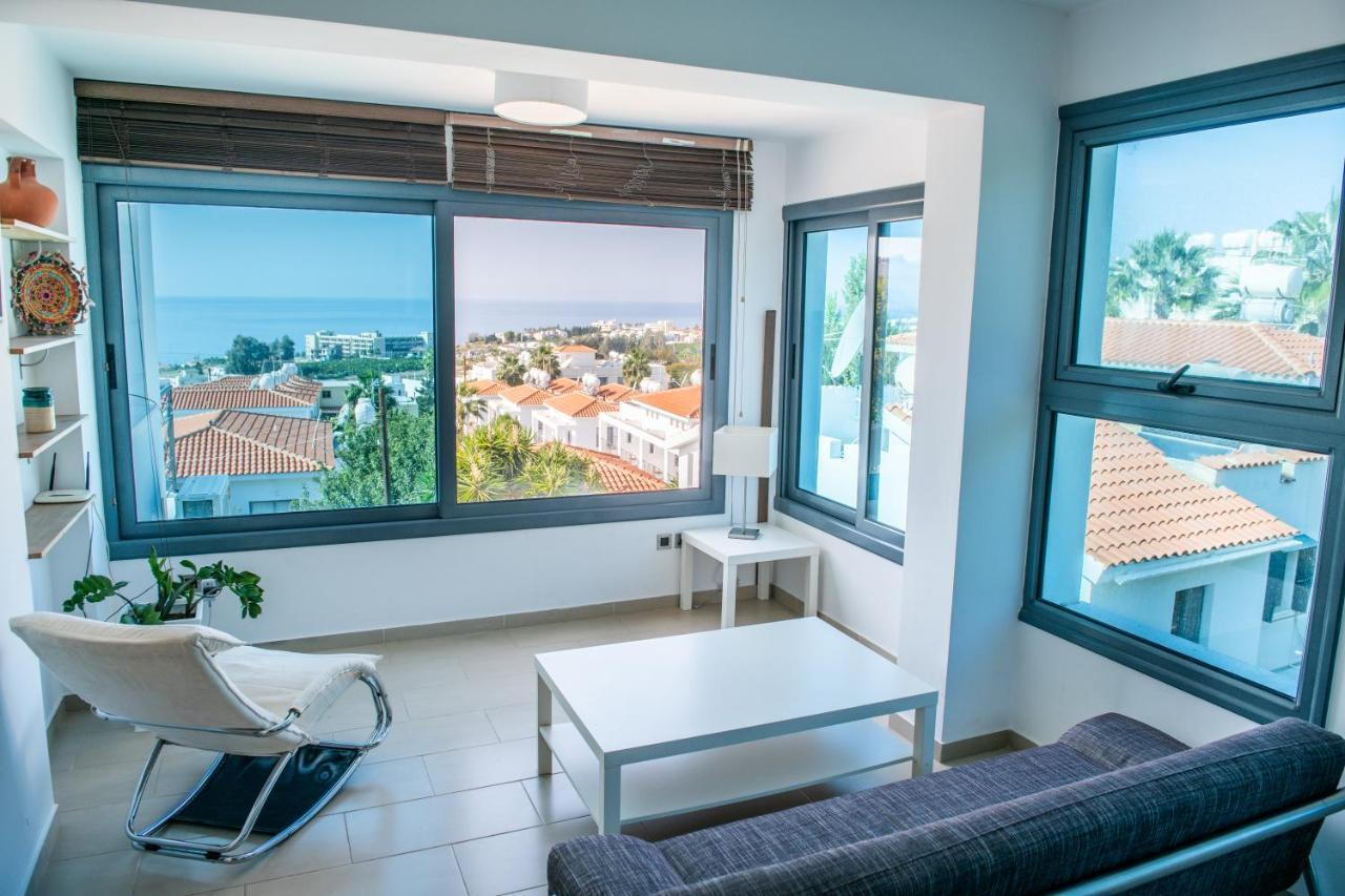 Villa Infinite Blu Paphos Bagian luar foto